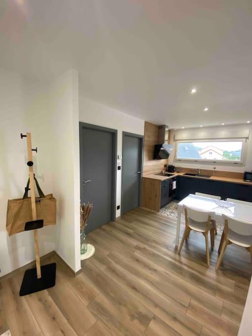 Appartement Climatise Charmes  Exterior photo