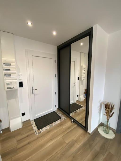 Appartement Climatise Charmes  Exterior photo
